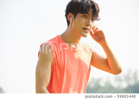 男子跑步公園 59981448