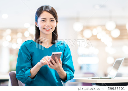女商人(智能手機) 女商人(智能手機) 59987301