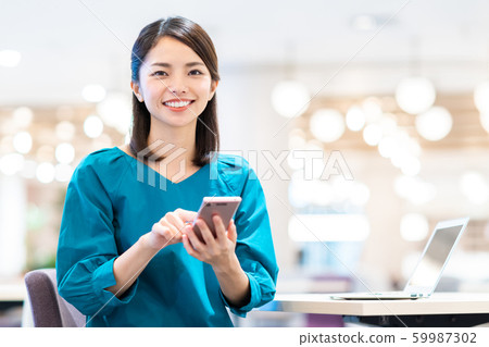女商人(智能手機) 女商人(智能手機) 59987302