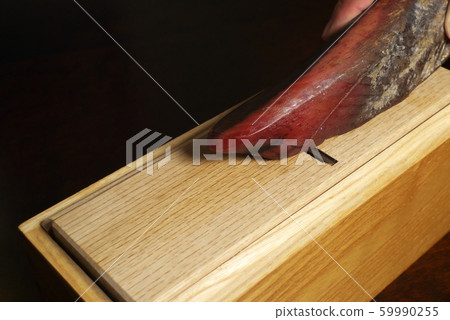Cut bonito and sharpen 59990255