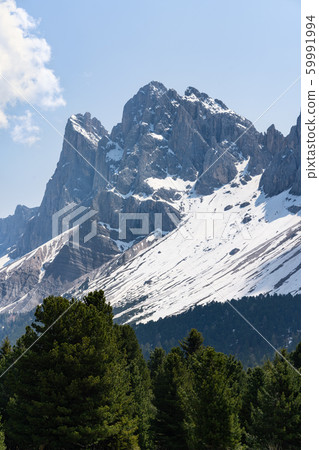 Rocky mountain landscape over the green forest, 59991994