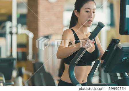 gym, gymnasium, female 59999564