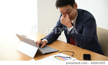 不能忍受困倦的商人 60001695
