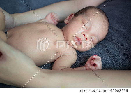 Asian baby newborn 60002586