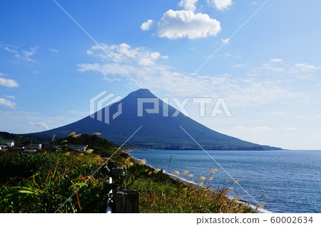 Kaidomiyake from the coastline Kaidomiyake from the coastline 60002634