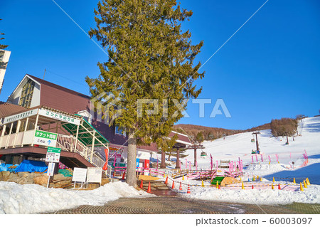 冬季在長野縣立志納市白rah高原國際滑雪場的設施 冬季在長野縣立志納市白rah高原國際滑雪場的設施 60003097