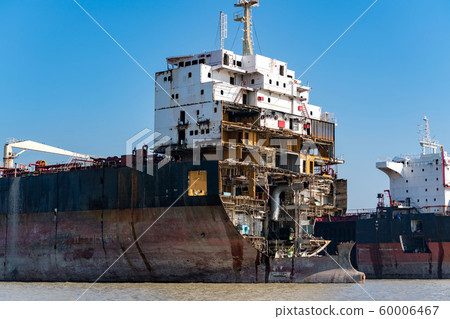 在孟加拉國船舶墓地拆除的船舶 60006467