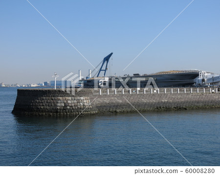 Elephant nose breakwater and Osanbashi in Yokohama Port Elephant nose breakwater and Osanbashi in Yokohama Port 60008280