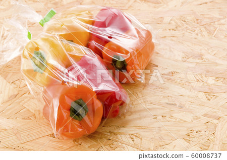 Three color bell peppers (in a bag) 60008737