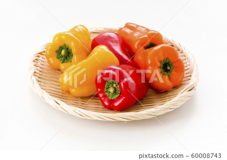 Three color peppers 60008743
