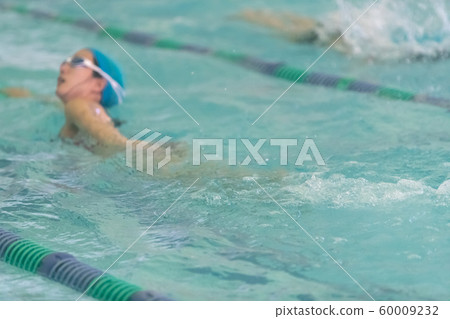 游泳 女生 女孩 60009232