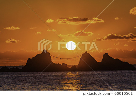 (Kanagawa) Manazuru Peninsula Mitsuishi Coast Sunrise (Kanagawa) Manazuru Peninsula Mitsuishi Coast Sunrise 60010561