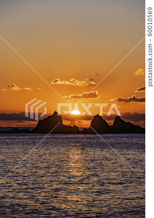 (Kanagawa) Manazuru Peninsula Mitsuishi Coast Sunrise (Kanagawa) Manazuru Peninsula Mitsuishi Coast Sunrise 60010569