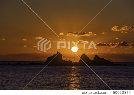 (Kanagawa) Manazuru Peninsula Mitsuishi Coast Sunrise (Kanagawa) Manazuru Peninsula Mitsuishi Coast Sunrise 60010574