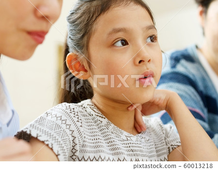 Visit sales and family image Visit sales and family image 60013218