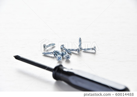 Screw and screwdriver Screw and screwdriver 60014488