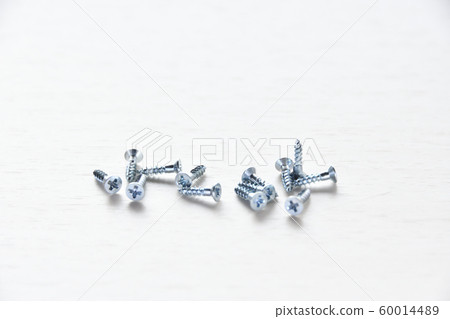 13 screws 13 screws 60014489