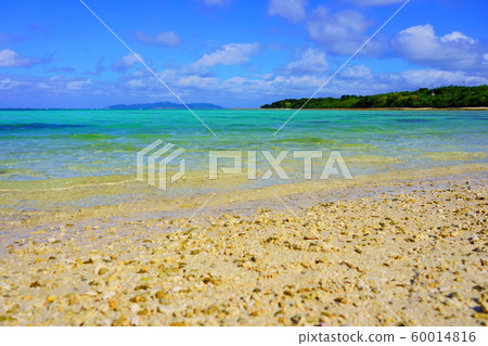 [沖繩縣]竹富島康多海灘 60014816