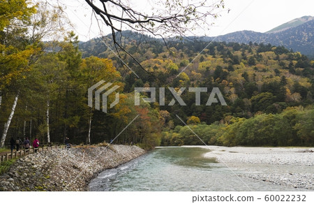 日本長野國立公園上高地河童橋景色 60022232