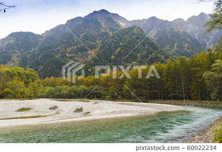 日本長野國立公園上高地河童橋景色 60022234