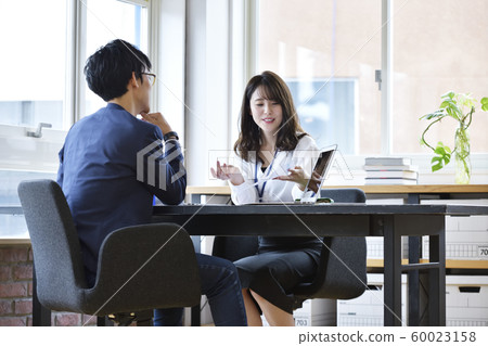 Casual business meeting image Casual business meeting image 60023158