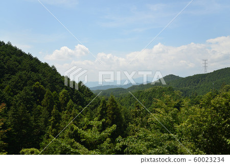 從三見山頂看（（玉縣日高市） 60023234