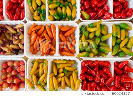 Thai sweet dessert of deletable imitation fruits 60024337