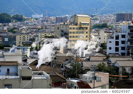 大分縣別府市Yukemuri站起來的別府街道 大分縣別府市Yukemuri站起來的別府街道 60024597