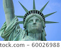 the statue of Liberty  60026988