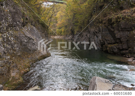 秋穗瀑布 60031680