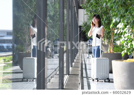 Airport Window Female Smartphone Airport Window Female Smartphone 60032629