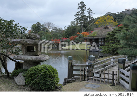 Autumn leaves of Shichima Bridge and Rinikekaku Autumn leaves of Shichima Bridge and Rinikekaku 60033914