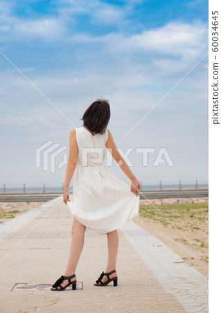 White 60034645