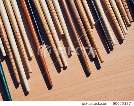Oriental chopsticks of various shapes 60035327