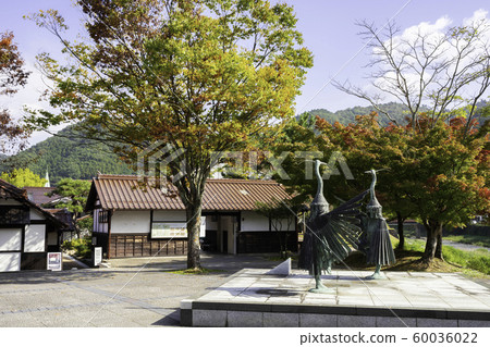 Tsuwano，面對島根縣鹿梨郡津和野町小田家庭，老津和野家的大門 60036022