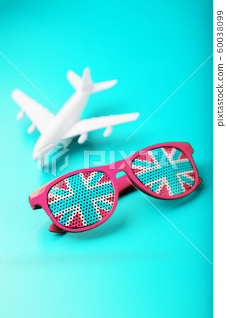 Pink glasses with the flag of the United Kingdom Pink glasses with the flag of the United Kingdom 60038099