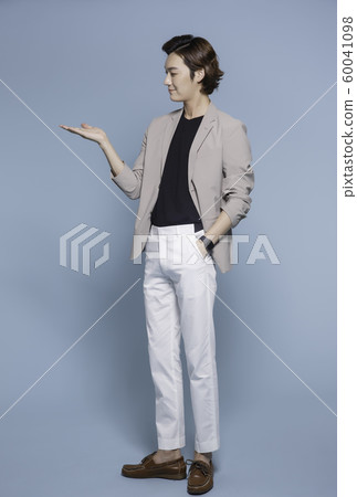 Close-up portrait of attractive young asian man, single man's lifestyle 329 Close-up portrait of attractive young asian man, single man's lifestyle 329 60041098