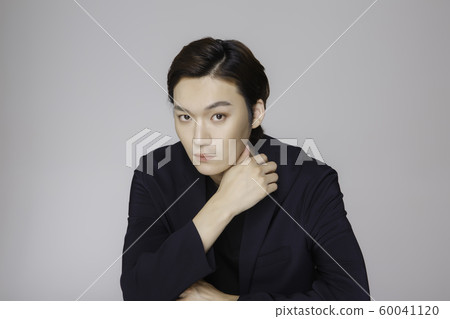 Close-up portrait of attractive young asian man, single man's lifestyle 343 Close-up portrait of attractive young asian man, single man's lifestyle 343 60041120