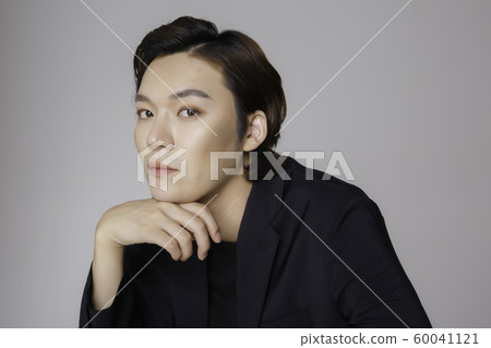 Close-up portrait of attractive young asian man, single man's lifestyle 347 Close-up portrait of attractive young asian man, single man's lifestyle 347 60041121