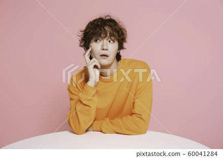 Close-up portrait of attractive young asian man, single man's lifestyle 225 Close-up portrait of attractive young asian man, single man's lifestyle 225 60041284