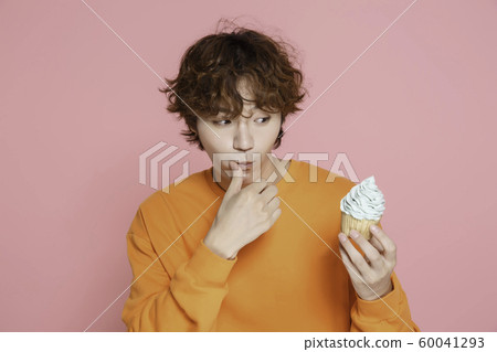 Close-up portrait of attractive young asian man, single man's lifestyle 142 Close-up portrait of attractive young asian man, single man's lifestyle 142 60041293
