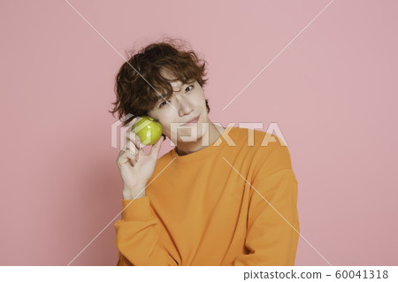 Close-up portrait of attractive young asian man, single man's lifestyle 208 Close-up portrait of attractive young asian man, single man's lifestyle 208 60041318