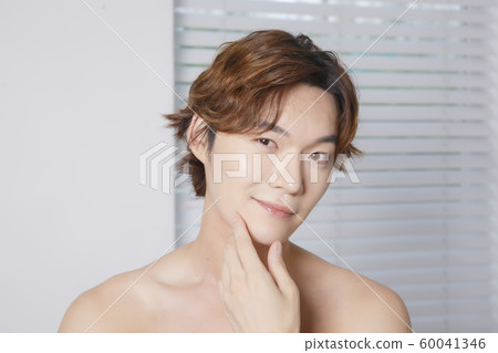 Close-up portrait of attractive young asian man, single man's lifestyle 041 60041346
