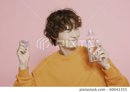 Close-up portrait of attractive young asian man, single man's lifestyle 184 Close-up portrait of attractive young asian man, single man's lifestyle 184 60041355