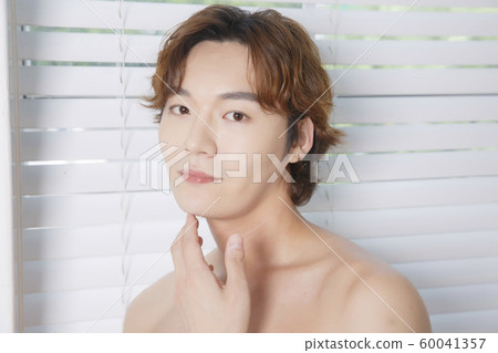 Close-up portrait of attractive young asian man, single man's lifestyle 026 Close-up portrait of attractive young asian man, single man's lifestyle 026 60041357