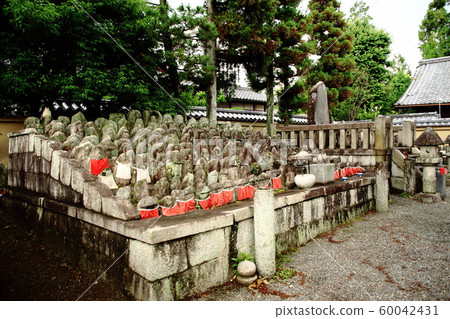 Senjyozukazuka, Daitokuji Temple, east of Teshimon, north side of Korinin, 60042431