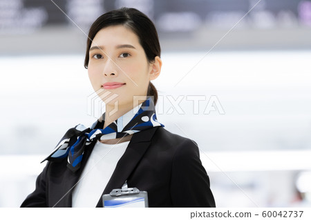 Airport Grand Staff Female 60042737