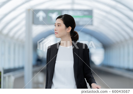 Female business trip Female business trip 60043087