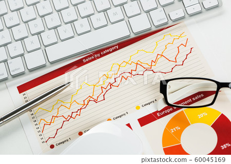 Preparing average sales report 60045169
