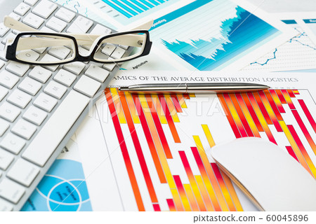 Preparing average sales report 60045896